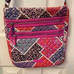 Vera Bradley cross body.  In good condition.